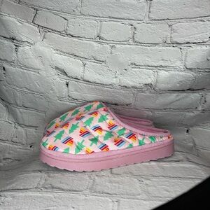 RARE Aldi Gear 2024 Holiday Christmas Tree Ladies Slippers Sz 9 EUR 40 Pink GUC